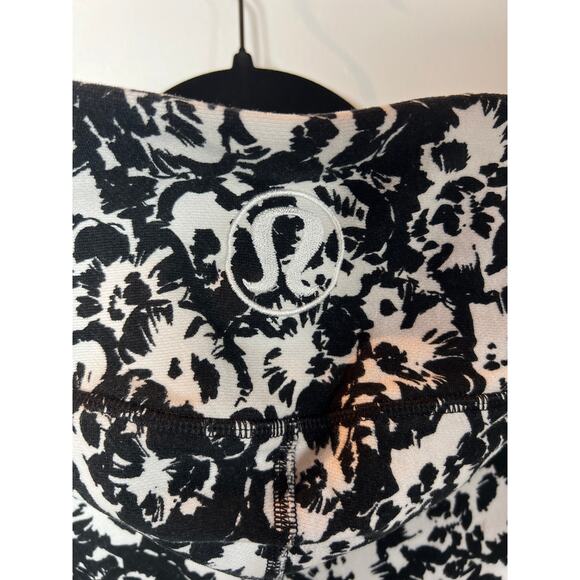 Lululemon Scuba Hoodie Full Zip Jacket 2 XS Black White Womens - Picture 5 of 8